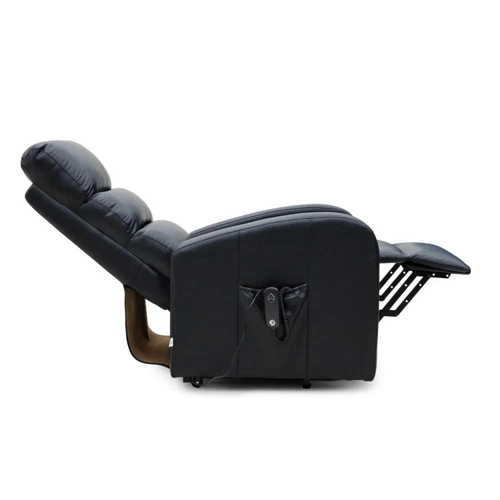 Fotoliu recliner electric în poziție de relaxare, cu spătarul lăsat pe spate și suportul pentru picioare ridicat